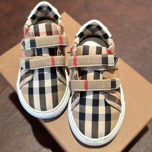 Burberry London shoes for toddlers size 19